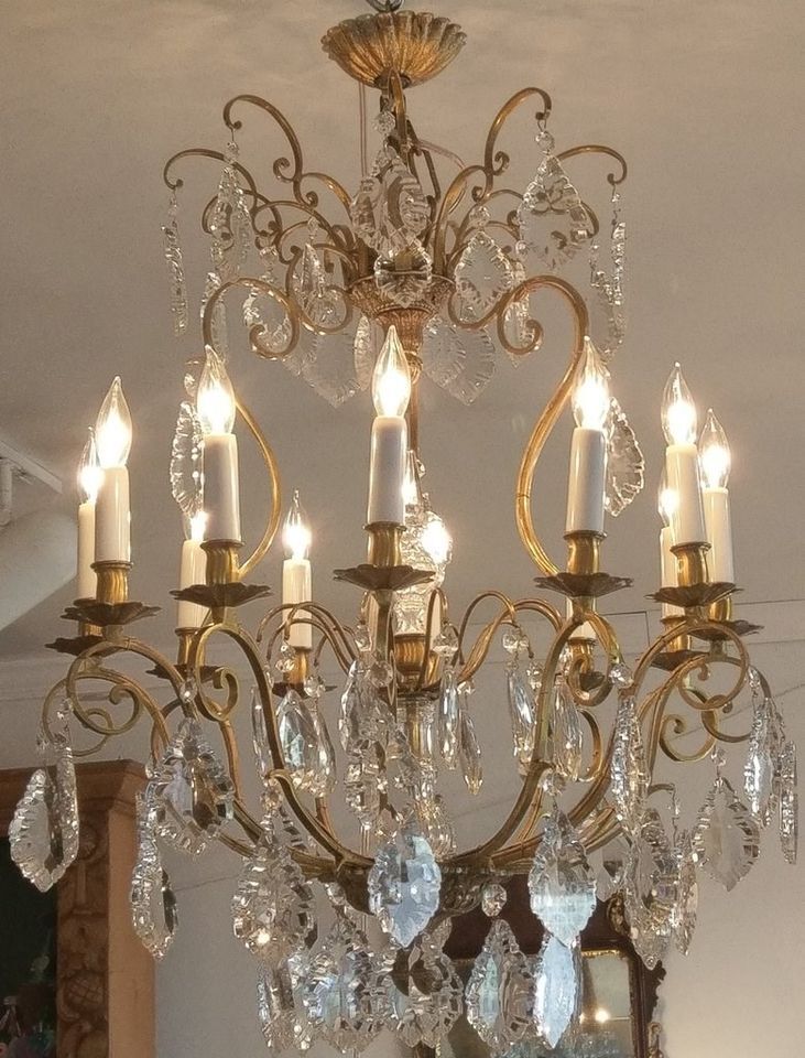 ANTIQUES: Emporium St. Louis